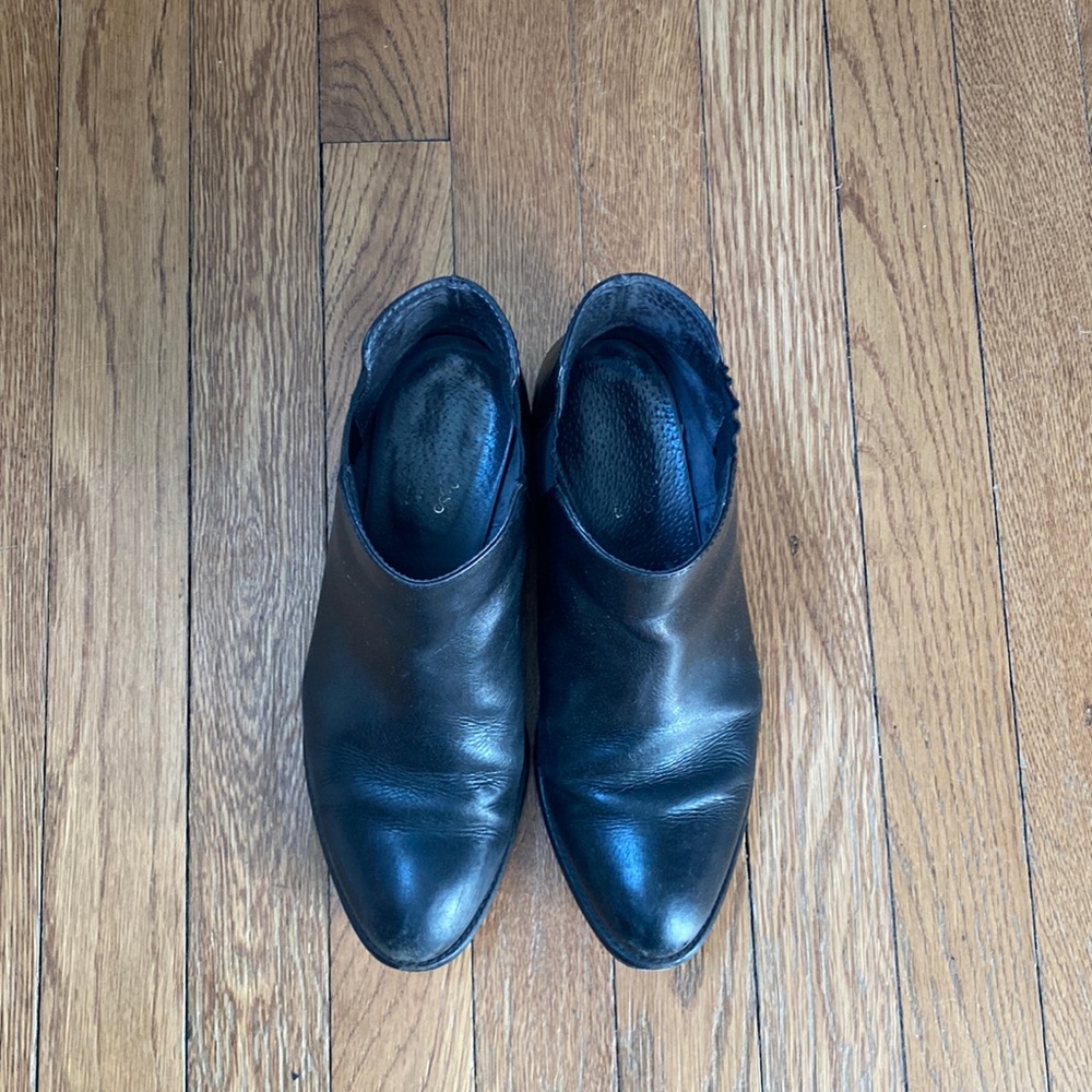 Seychelles Black Leather Booties